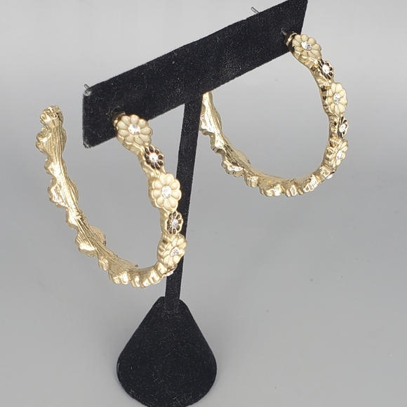 Black and White Flower Goldtone Hoop Earrings - Picture 2 of 6